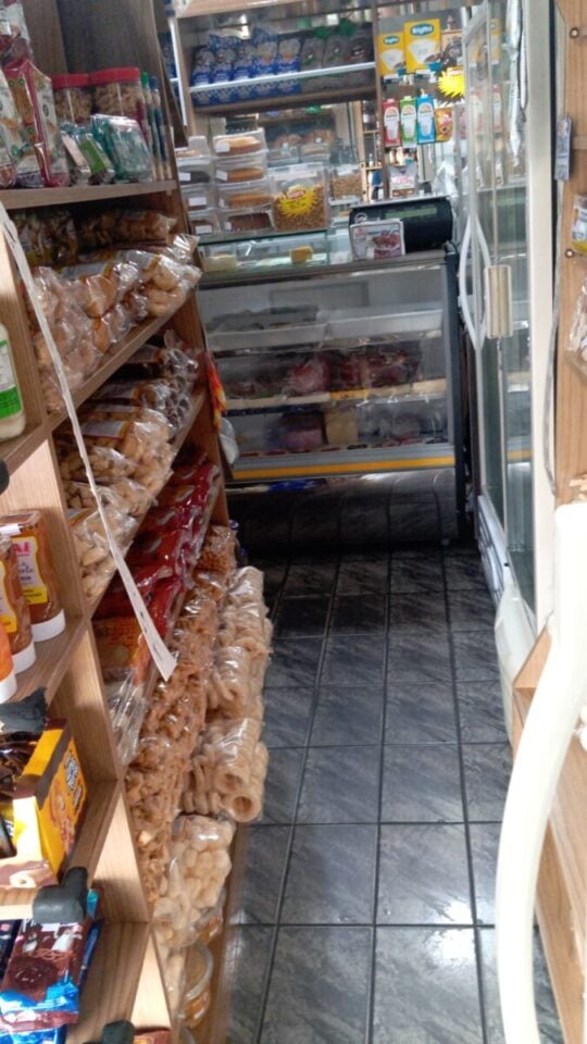 EMPÓRIO DE QUEIJOS E PRODUTOS SELECIONADOS À VENDA