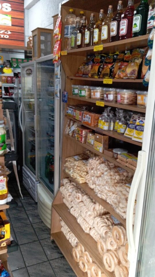 EMPÓRIO DE QUEIJOS E PRODUTOS SELECIONADOS À VENDA