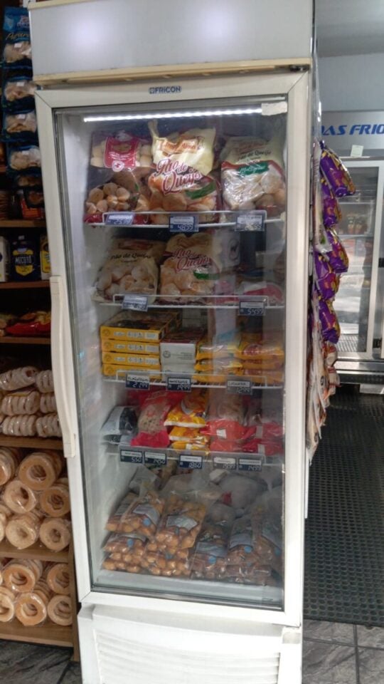 EMPÓRIO DE QUEIJOS E PRODUTOS SELECIONADOS À VENDA
