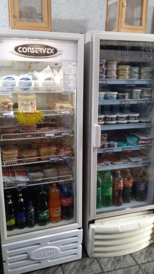 EMPÓRIO DE QUEIJOS E PRODUTOS SELECIONADOS À VENDA