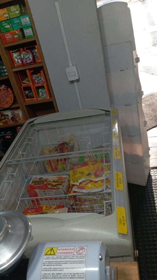 EMPÓRIO DE QUEIJOS E PRODUTOS SELECIONADOS À VENDA