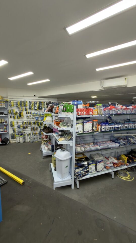 VENDE-SE LOJA DE MATERIAL DE CONSTRUÇÃO – CIDADE ADEMAR