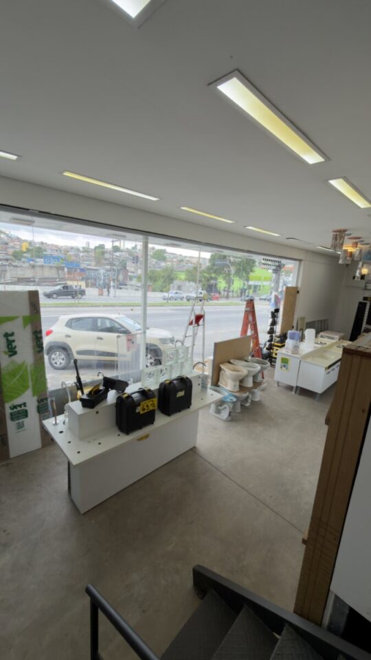 VENDE-SE LOJA DE MATERIAL DE CONSTRUÇÃO – CIDADE ADEMAR
