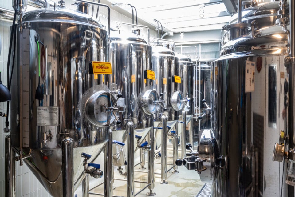 FABRICA DE CERVEJAS / CERVEJARIA ZONA OESTE
