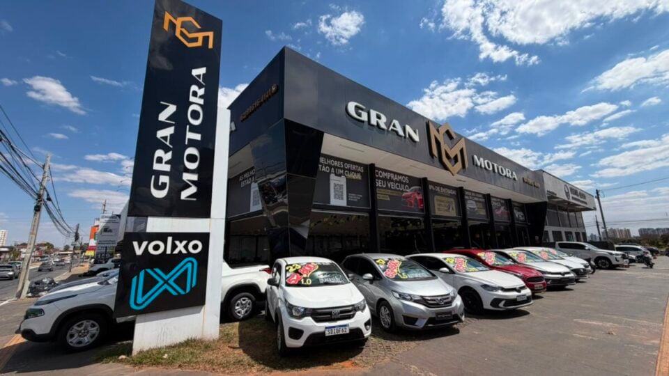 Revenda de veículos seminovos completa em Goiânia