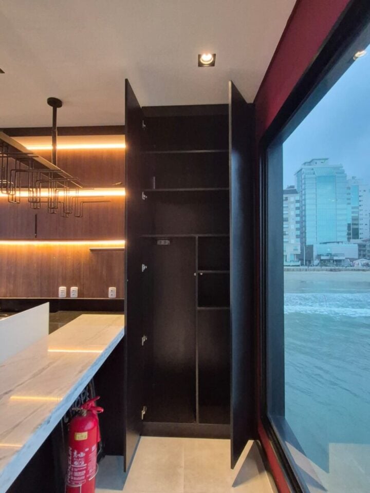 Restaurante no Pier O Porto em Meia Praia – Itapema/SC