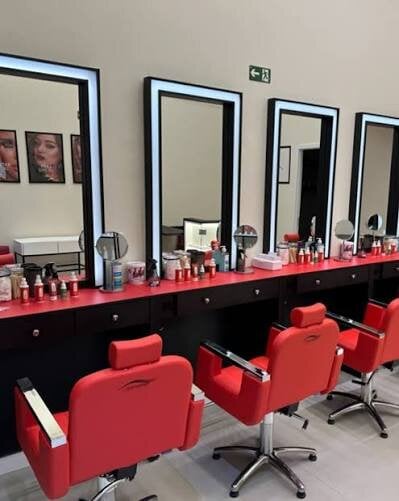 OPORTUNIDADE Repasse Porteira Fechada Franquia de Beleza Premium em Shop