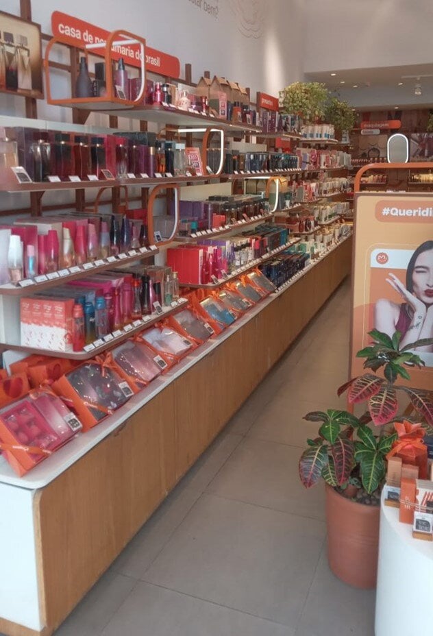 🚨 REPASSE FRANQUIA DE COSMÉTICOS EM COTIA  FAT MÉDIO R 138 MIL/MÊS