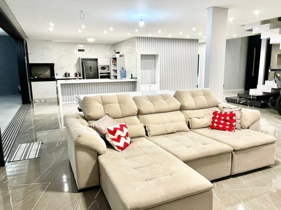 SOBRADO PREMIUM EM UBATUBA, S FRANCISCO DO SUL, NOVO COM PISCINA 434 M²
